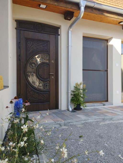 Apartman Loft Parnica Luaran gambar